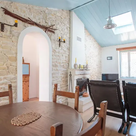 Prázdninový dům Maison La Couarde-Sur-Mer, 3 Pieces, 4 Personnes - Fr-1-258-130 *